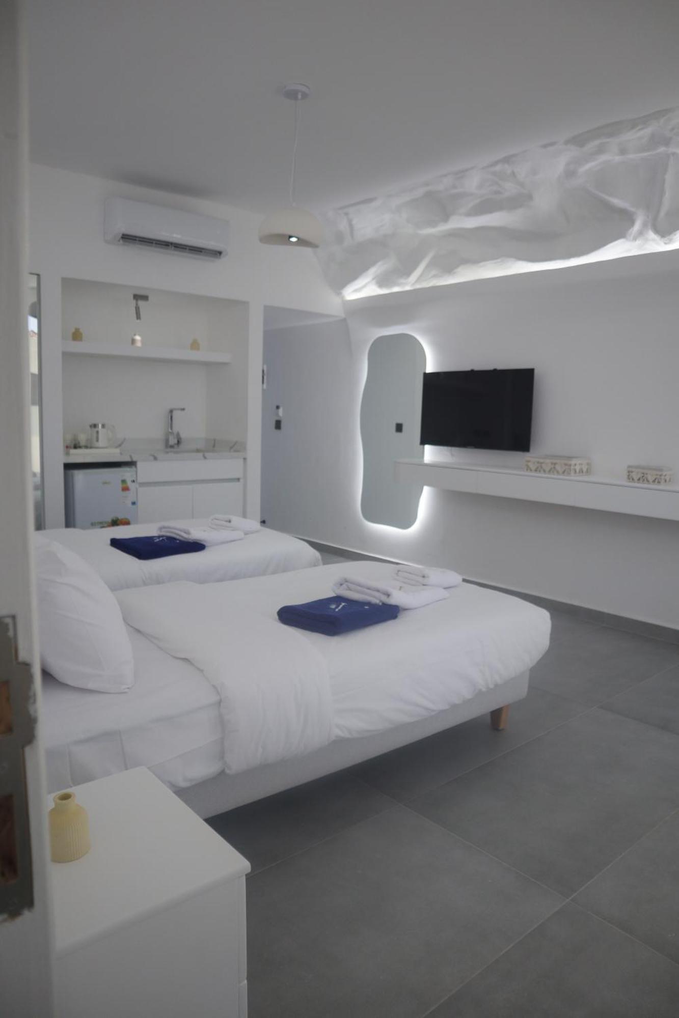 Aqualand Hotel & Resort Batroûn Buitenkant foto