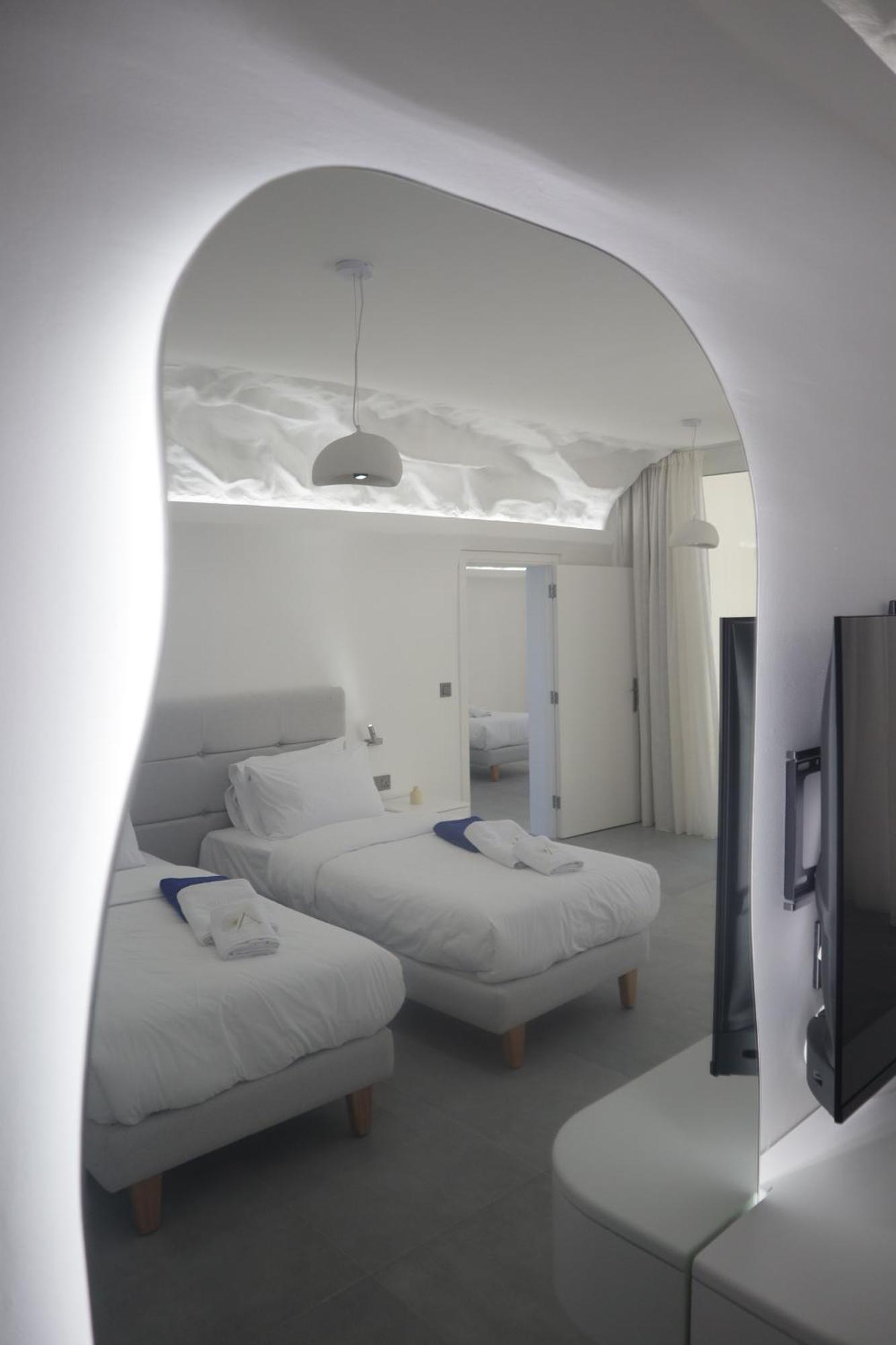 Aqualand Hotel & Resort Batroûn Buitenkant foto